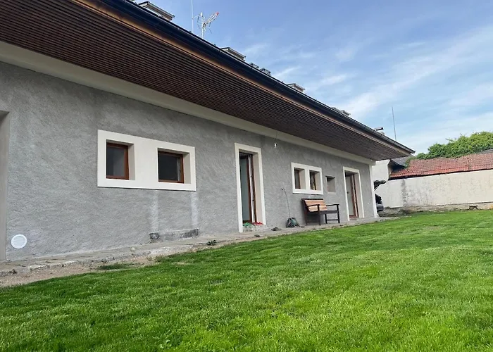 Chalupa Kozarovice بيت للعطل