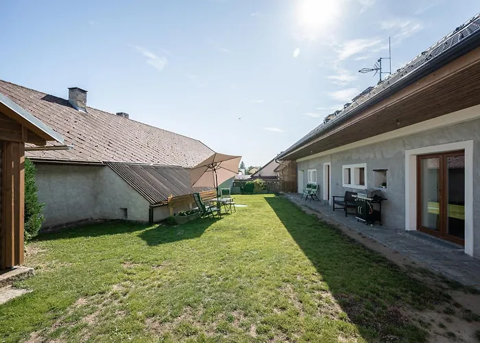 Chalupa Kozarovice بيت للعطل *